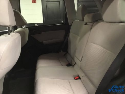 Used 2014 Subaru Forester 2.5i Premium w/ All-Weather Package image 27