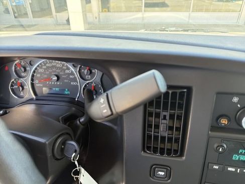 Used 2025 GMC Savana 2500 Extended w/ Driver Convenience Package RWD image 20