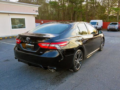 Used 2018 Toyota Camry SE image 7