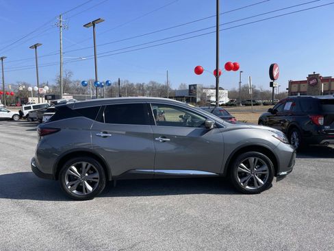 Used 2023 Nissan Murano Platinum image 2