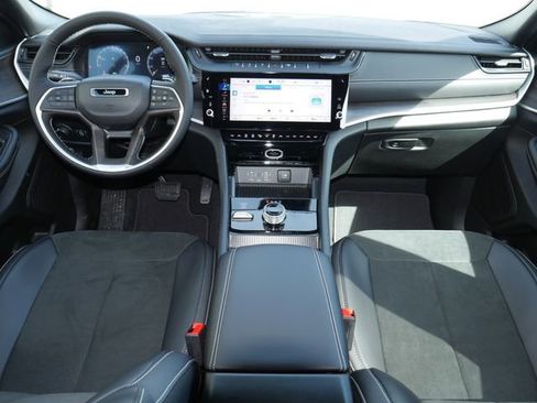 New 2026 Jeep Grand Cherokee Altitude AWD/4WD image 9