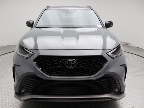 Certified 2025 Toyota Highlander XSE image 5