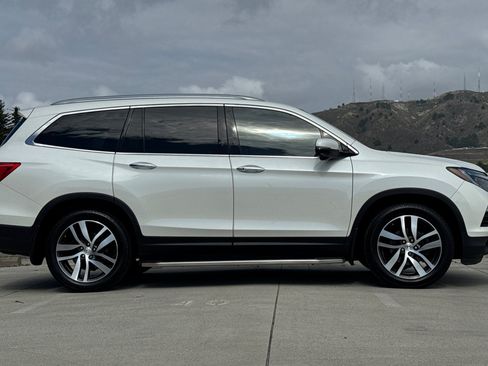 Used 2018 Honda Pilot Touring image 7