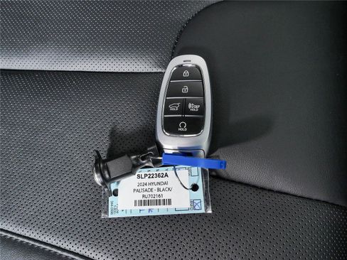 Used 2024 Hyundai Palisade SEL FWD image 25