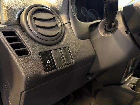 Used 2011 Suzuki SX4 AWD Hatchback image 13