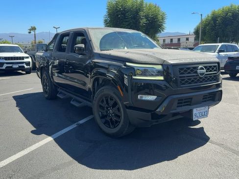 Used 2023 Nissan Frontier SV w/ Midnight Edition Package RWD image 3