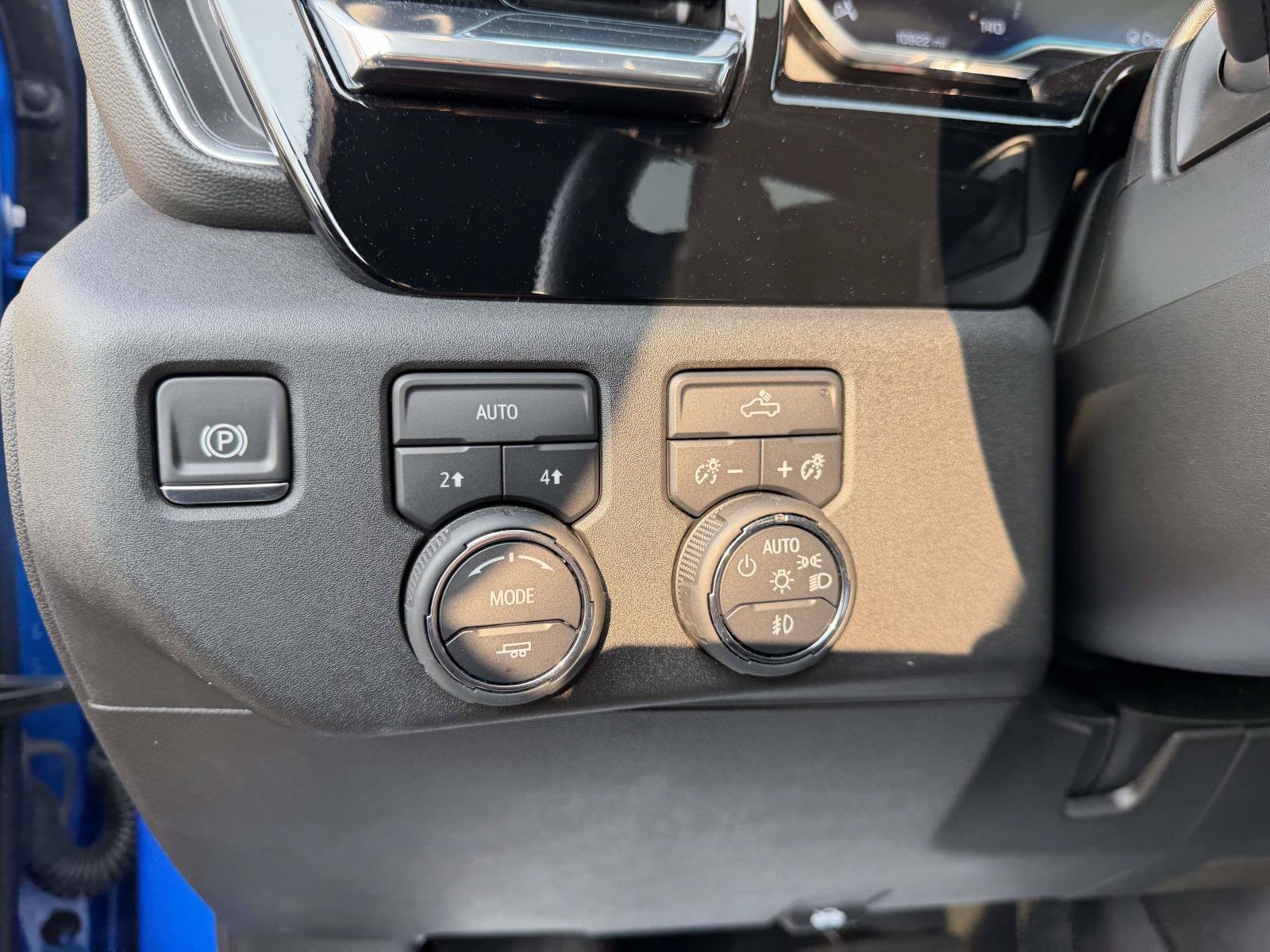 Certified 2025 Chevrolet Silverado 1500 RST w/ Convenience Package II AWD/4WD image 22