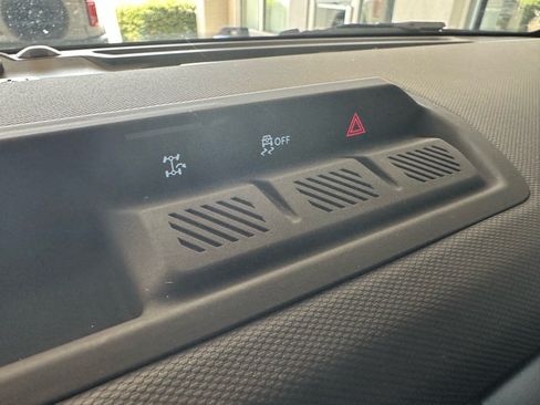 Certified 2025 Ford Bronco Big Bend AWD/4WD image 35