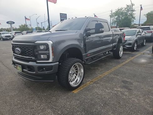 Used 2024 Ford F250 Lariat w/ Lariat Ultimate Package AWD/4WD image 3