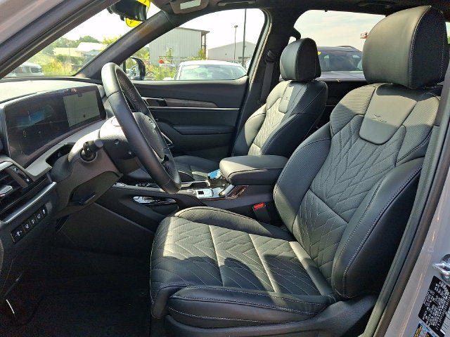Used 2025 Kia Telluride AWD image 13