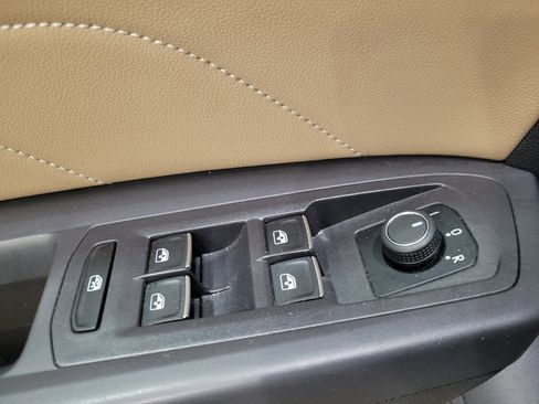 Used 2021 Volkswagen Atlas Cross Sport SE FWD image 27