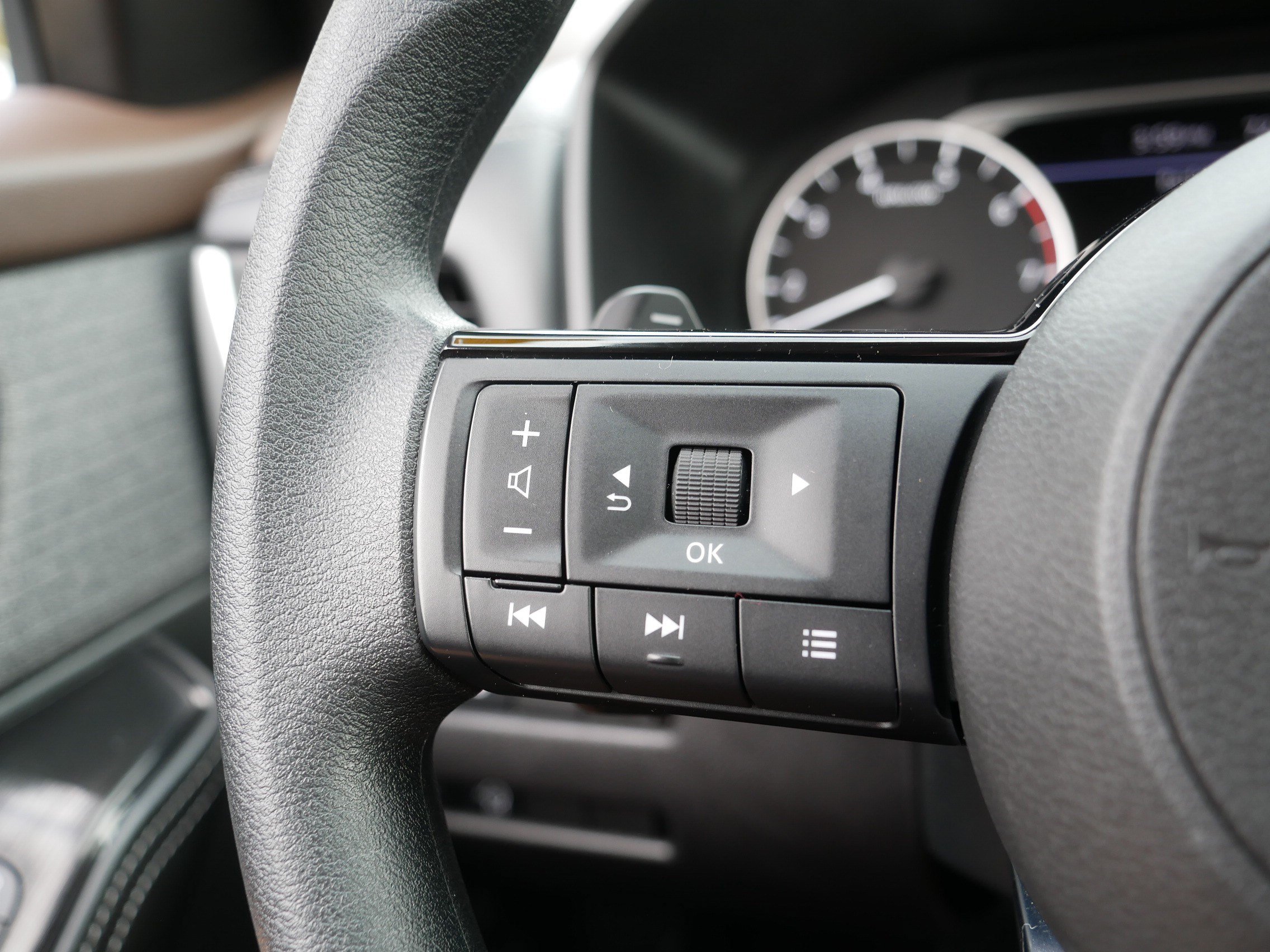 Certified 2023 Nissan Rogue SV AWD/4WD image 28