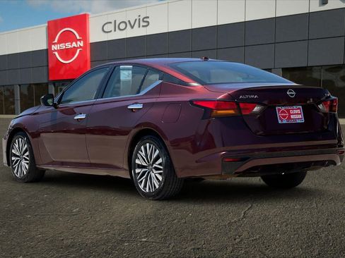 Used 2023 Nissan Altima 2.5 SV FWD image 7