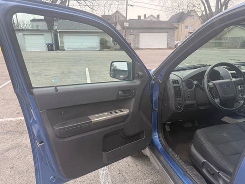 Used 2009 Ford Escape XLT image 10