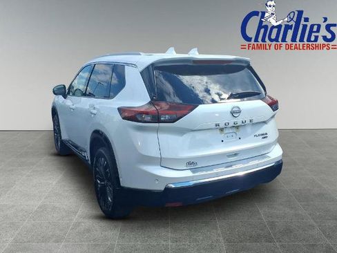 Certified 2025 Nissan Rogue Platinum w/ Tech Package AWD/4WD image 5