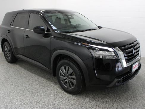 Used 2024 Nissan Pathfinder S FWD image 4