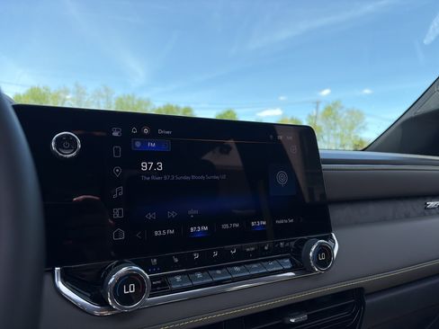 Used 2024 Chevrolet Colorado ZR2 w/ ZR2 Convenience Package III AWD/4WD image 54