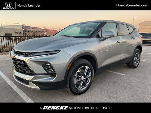 Used 2025 Chevrolet Blazer LT image 1