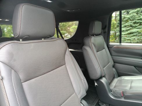 Certified 2023 Chevrolet Suburban High Country AWD/4WD image 21
