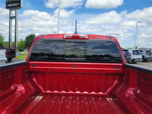 New 2026 GMC Canyon AT4 w/ Technology Plus Package AWD/4WD image 9