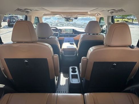 Used 2025 INFINITI QX80 Sensory AWD/4WD image 15