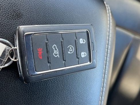 Used 2024 Jeep Grand Cherokee Limited image 43