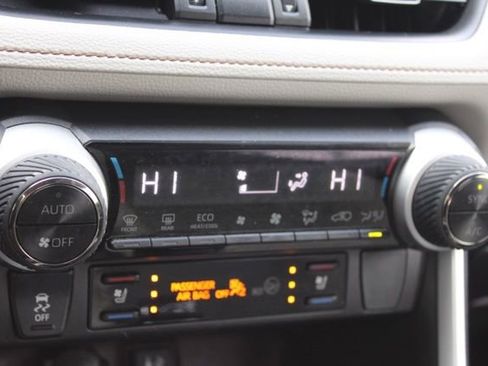 Used 2019 Toyota RAV4 Limited image 43