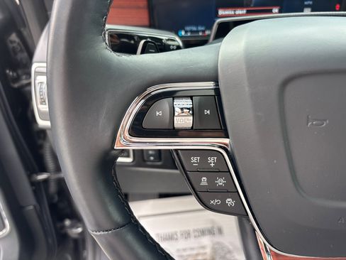 Certified 2024 Lincoln Navigator Premiere AWD/4WD image 17