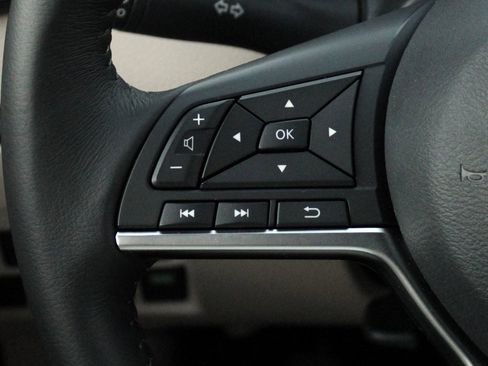 Certified 2020 Nissan Rogue SV image 31