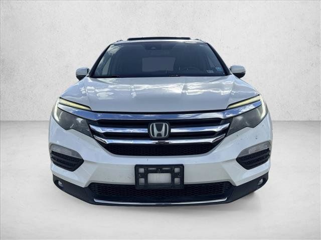 Used 2017 Honda Pilot Touring image 2