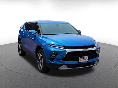 Used 2026 Chevrolet Blazer LT AWD/4WD image 3