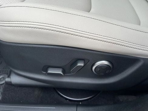 New 2026 Genesis GV70 2.5T Select image 25