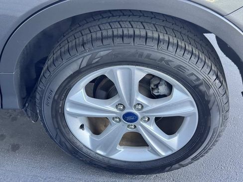 Used 2015 Ford Escape SE FWD image 19