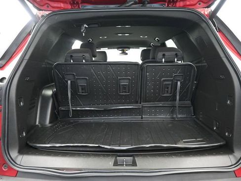 Used 2023 Chevrolet Traverse LT image 8