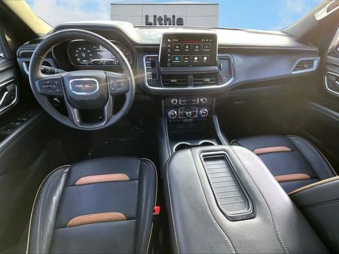Used 2024 GMC Yukon AT4 image 10
