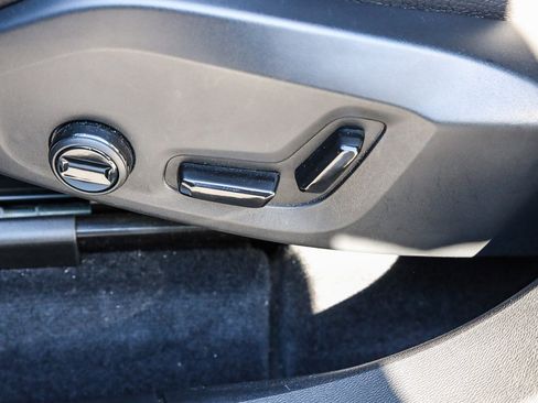 Used 2025 Volvo XC60 B5 Plus image 20