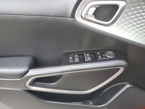 Certified 2024 Kia Soul LX w/ Option Group 015 FWD image 12