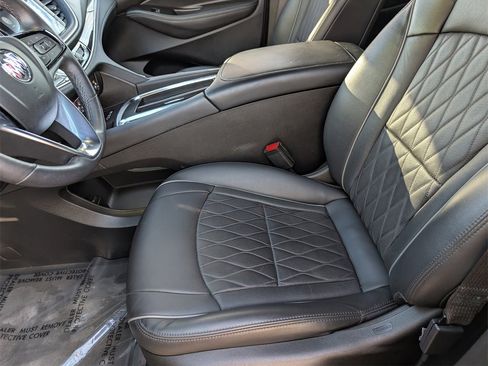 Used 2024 Buick Enclave Avenir image 11