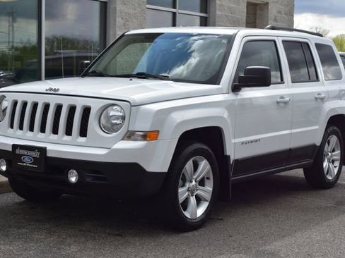 Used 2015 Jeep Patriot Latitude image 16
