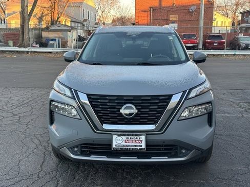 Used 2022 Nissan Rogue SL w/ SL Premium Package image 2