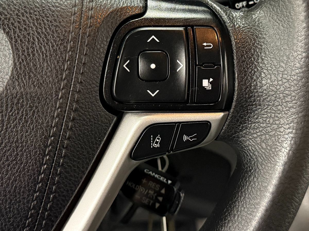 Used 2019 Toyota Sienna L FWD image 18