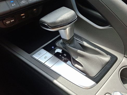 New 2026 Hyundai Elantra SE FWD image 8