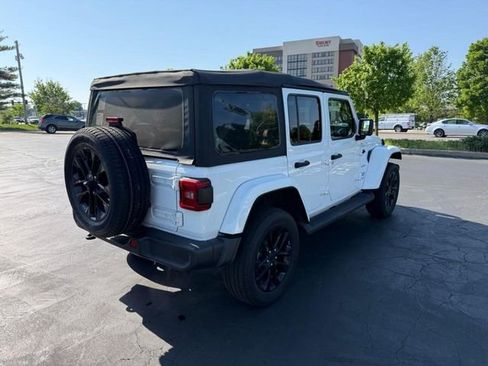 Used 2021 Jeep Wrangler Unlimited Sahara w/ Cold Weather Group AWD/4WD image 7