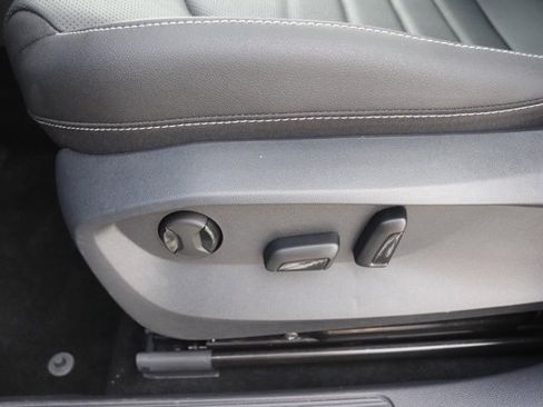 Used 2024 Volkswagen Taos SEL image 14