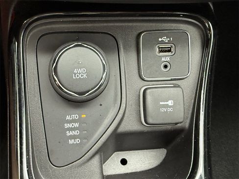 Used 2020 Jeep Compass Latitude image 26