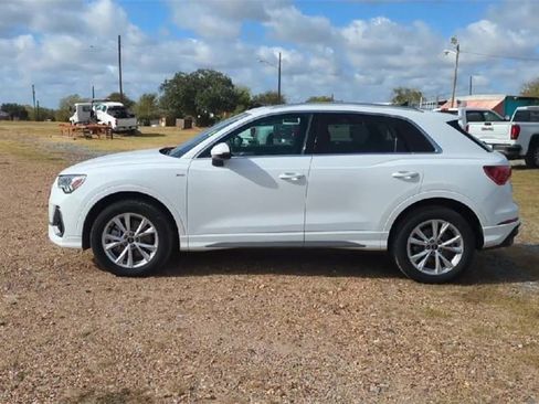 Used 2024 Audi Q3 2.0T Premium image 5