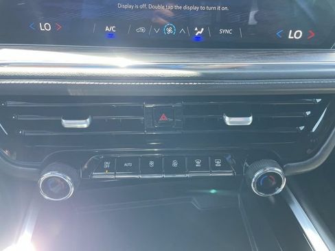 Used 2025 Chevrolet Suburban LS RWD image 34