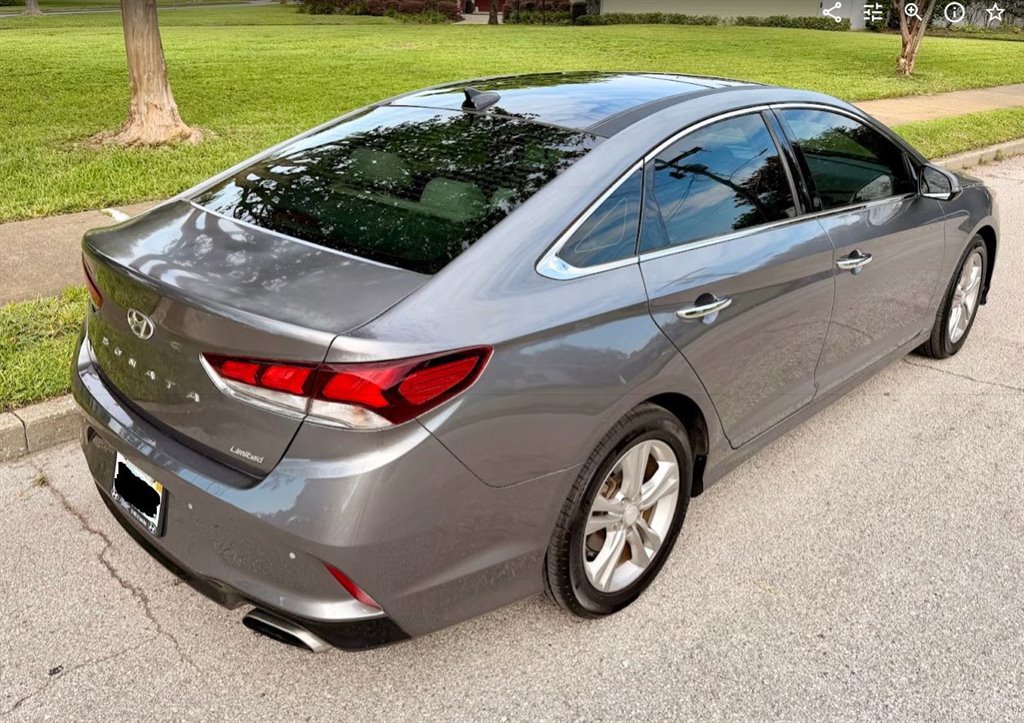 Used 2018 Hyundai Sonata Limited w/ Ultimate Package 07 FWD image 2