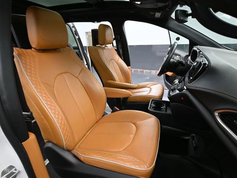 Used 2022 Chrysler Pacifica Pinnacle image 54