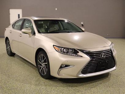 Used 2017 Lexus ES 350 w/ Navigation System Package